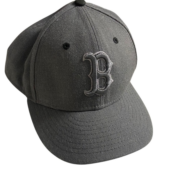 New Era Other - New Era Boston Red Sox "Blackout" Size 7 1/4 Grey Men's 59Fifty Fitted Cap MLB
